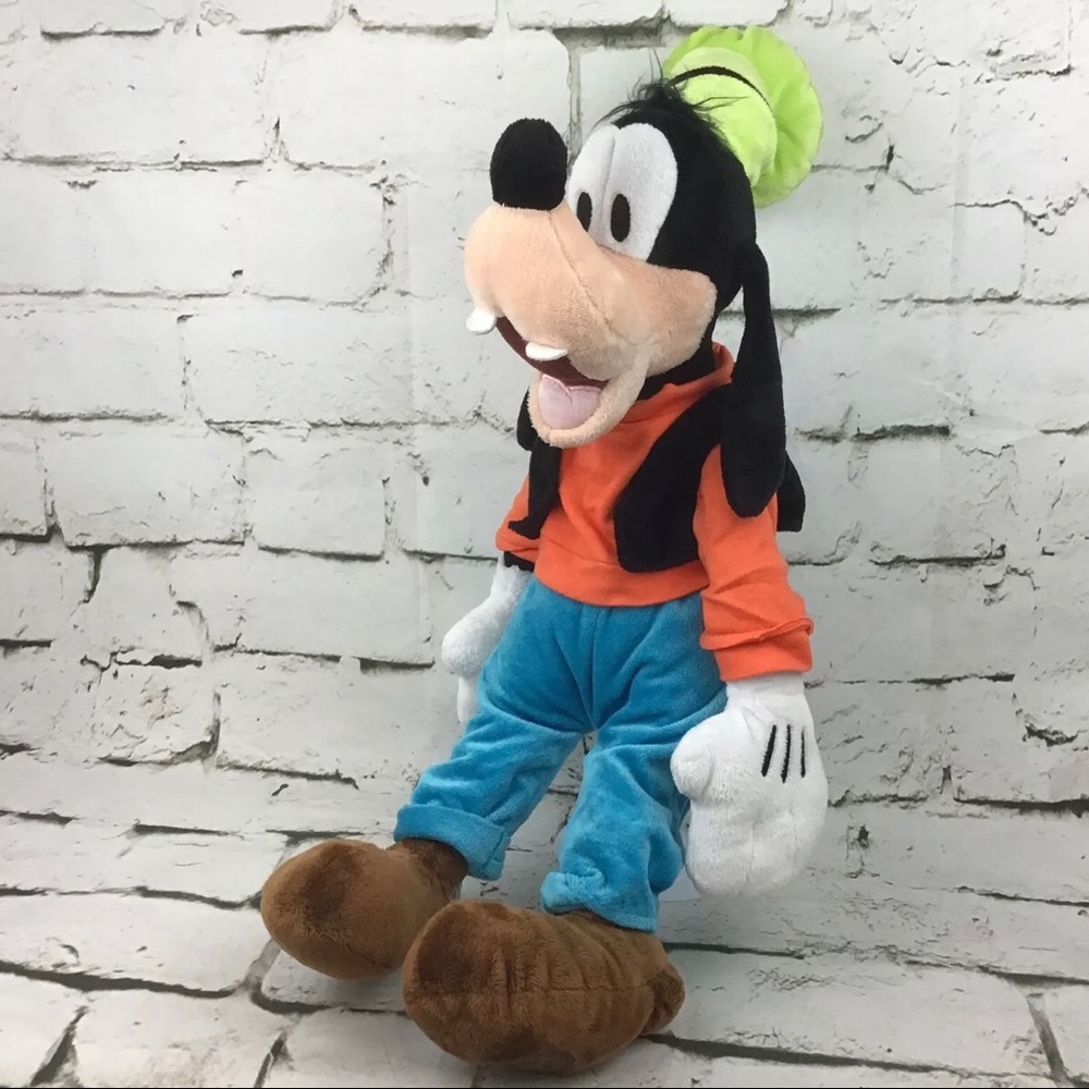 Disney Store Goofy Plush Stuffed Toy Classic Outfit Character Doll Hat 18”